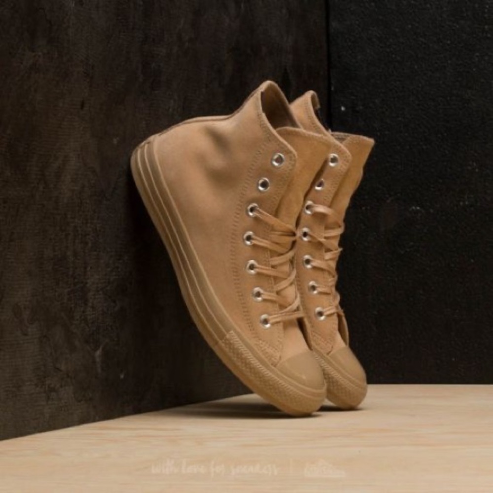 Chuck Taylor Converse Men 6 Womn 8 - Light Fawn